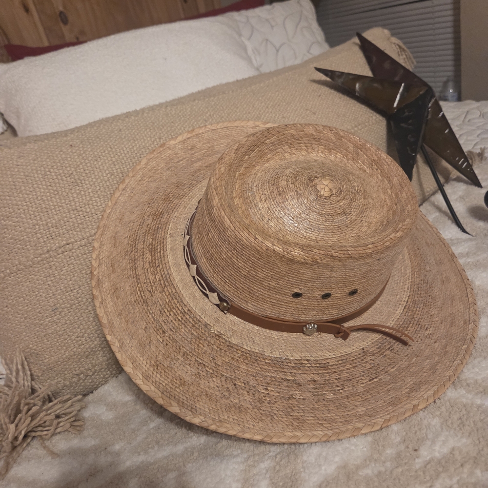 Stylish Tan Straw Hat